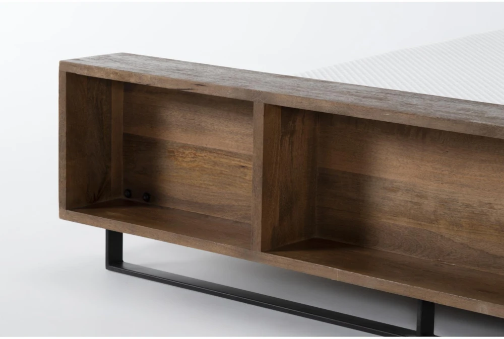 Deion King Wall 2 Piece Bedroom Set 5 Deion King Wall 2 Piece Bedroom Set - Image 3